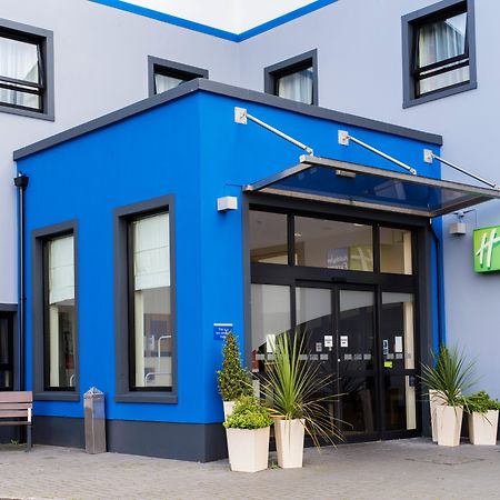 Holiday Inn Express Antrim By Ihg Exterior foto